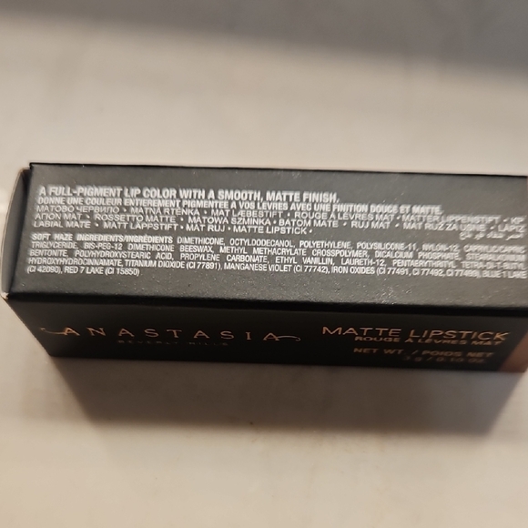 Anastasia Beverly Hills Lipstick in Warm Brown with Gold Case - Picture 4 of 6